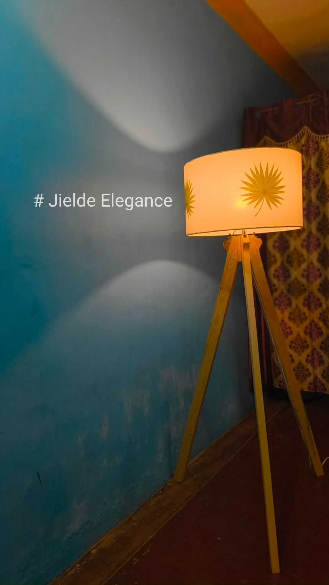 Leaf Tripod Floor Lamp preview 2